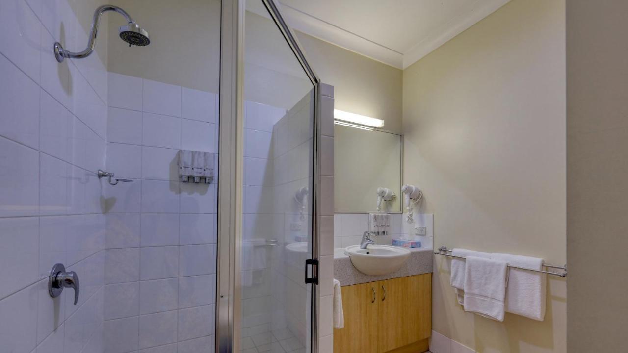 Country Roads Motor Inn Гундивинди Экстерьер фото