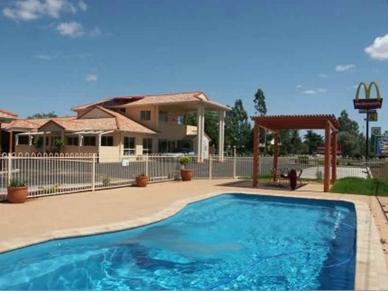 Country Roads Motor Inn Гундивинди Экстерьер фото